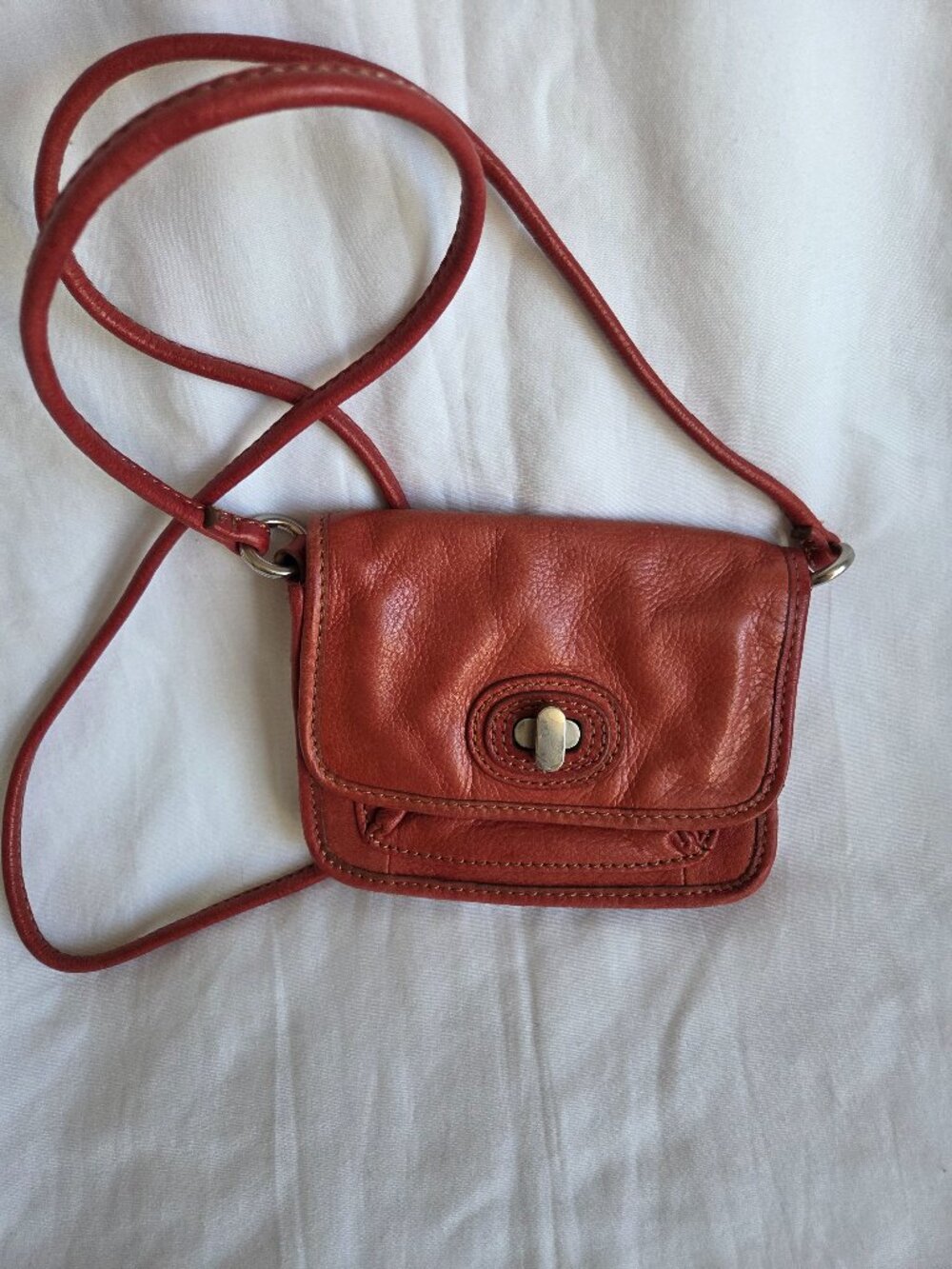 VINTAGE FOSSIL LEATHER SMALL CROSSBODY BAG